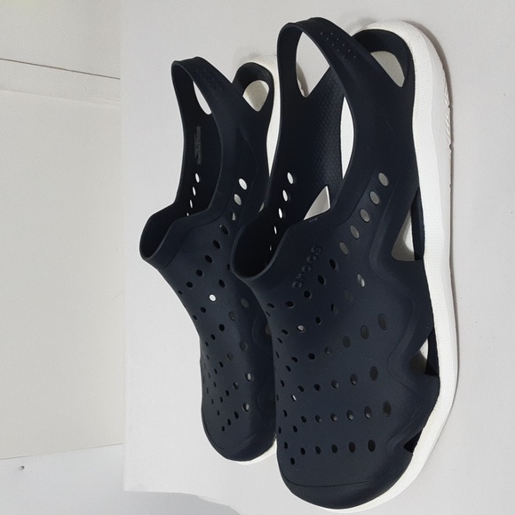 Crocs Iconic Men's Swiftwater Wave Sandal - Picture 2 of 9